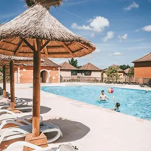 3* Vakantiepark Terres De France - Domaine De Claire Rive